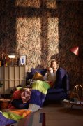 Extravagantní vliesová tapeta se vzorem abstraktních listů s červenými akcenty, džungle, jemná struktura, kombinace barev - kolekce Stories of Life - německý výrobce A.S.Création