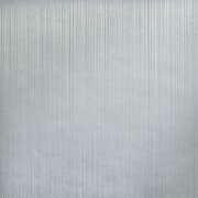 Pruhovaná tapeta v nadčasovém designu v ledově modré, šedé a stříbrné barvě s třpytivými metalickými odlesky - luxusní vliesová tapeta Jupiter STONE BLUE z kolekce Universe od Hohenberger