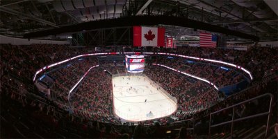 Vliesová fototapeta „Hokej“ v rozměru šířka 240 cm x výška 120,6 cm - vlastní motiv, rozměr - zboží je vyrobeno na přání zákazníka, nelze uplatnit odstoupení od kupní smlouvy - kvalita tisku není  ideální