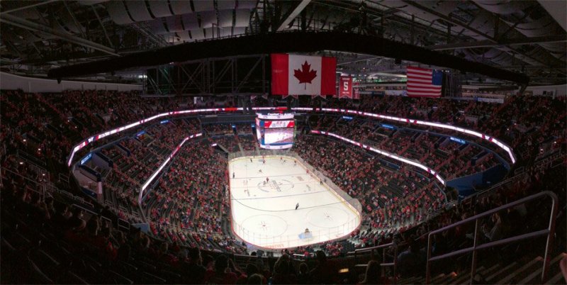 Vliesová fototapeta „Hokej“ v rozměru šířka 240 cm x výška 120,6 cm - vlastní motiv, rozměr - zboží je vyrobeno na přání zákazníka, nelze uplatnit odstoupení od kupní smlouvy - kvalita tisku není  ideální