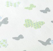 Stylová vliesová dětská tapeta modří a zelení motýli na bílém podkladu. Krásná vliesová tapeta do dětského pokoje od A.S.Création.