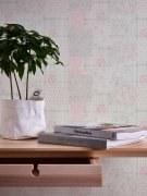 Vliesová tapeta s květinovým kostkovaným vzorem, venkovský styl – šedá, růžová, bílá - matná, mírně strukturovaná vliesová tapeta na zeď od A.S.Création z kolekce Maison Charme