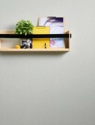 Tapeta ze skelných vláken se středně silnou dvojitou osnovou – bíle pigmentovaná, předbarvená – rozměrově stabilní, lze ji několikrát přetírat - gramáž 145 g/m²
