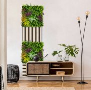 Akustický panel zelené, červené a žluté trávy, květy a rostliny, imitace živých rostlin na filcovém podkladu, rozměr 52 x 52 cm z kolekce Modular Wall A.S.Création - DD136733