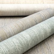 Struktura dřeva s lesklými efekty na designové tapetě, barva bézovo-krémová, šedá - to je moderní vliesová tapeta té nejvyšší kvality