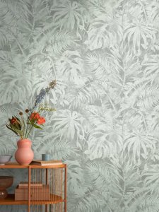 Tapetový stěnový panel s motivem palmových listů v jemné zelené barvě, 791456 / Cosmo Living vliesová tapeta 79145-6 (role 0,53 x 8,80 m) A.S.Création
