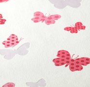 Stylová vliesová dětská tapeta červení a růžoví motýli na bílém podkladu. Krásná vliesová tapeta do dětského pokoje od A.S.Création