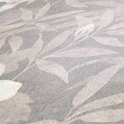 Motiv tropické džungle na plátně, květy a listy ibišku v béžové a šedé barvě, strukturovaný povrch tapety připomíná malířské plátno - vliesová tapeta na zeď od A.S.Création