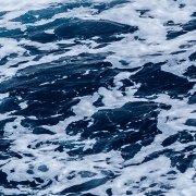 Moře, oceán - kruhová samolepicí vliesová fototapeta D1-041 - Aloha z kolekce Komar Dots - tajemné detaily