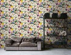 Barevné květy, květiny a rostliny na bílošedém podkladu - vliesová tapeta do bytu modrá, žlutá, zelená, růžová, červená, šedá z kolekce Trendwall