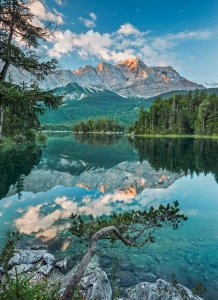 Fototapeta vrchol Zugspitze jezero Mirror Lake 4-537 National Geographic / Obrazové tapety a fototapety na zeď Komar (184 x 254 cm)
