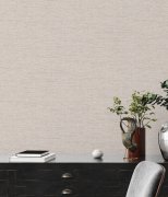Vliesová tapeta s výrazným textilním vzorem, kombinace barev šedá, bílá, béžová, jemná matná struktura. Kolekce Desert Lodge od německého výrobce tapet A.S.Création