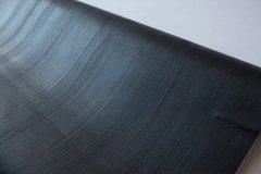 Samolepicí fólie černé dřevo extra se speciálním reliéfem d-c-fix Quadro - silnější fólie, výraznější struktura dřeva, snadněji se lepí
