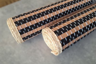 Rohož za postel 70 x 300 cm kombinace tmavý slaměný úplet - přírodní dýha / loubkové rohože na stěnu Fanaiva