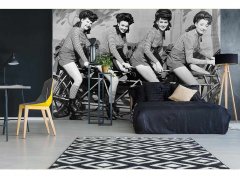 Obrazová tapeta Ženy na kole - vliesová fototapeta DIMEX LINE
