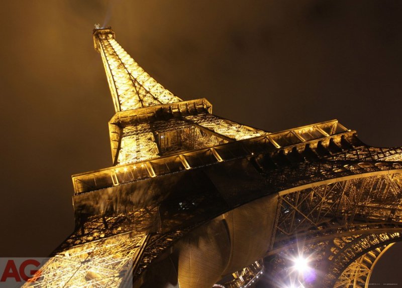Vliesová fototapeta Paříž, Eiffelova věž FTNM-2618 / Fototapety na zeď Paris (160 x 110 cm) AG Design